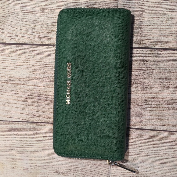Michael Kors Emerald Green Wallet - Picture 1 of 13